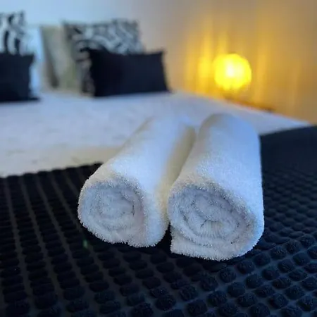 City Center Flat, Top Spot, Ideal For Tourists Апартаменты